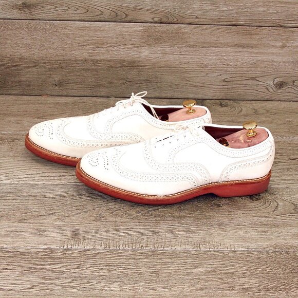 *Worn 2x* $395 Allen Edmonds MCALLISTER 9.5 B Narrow White Suede * add $15 Trees main image 12
